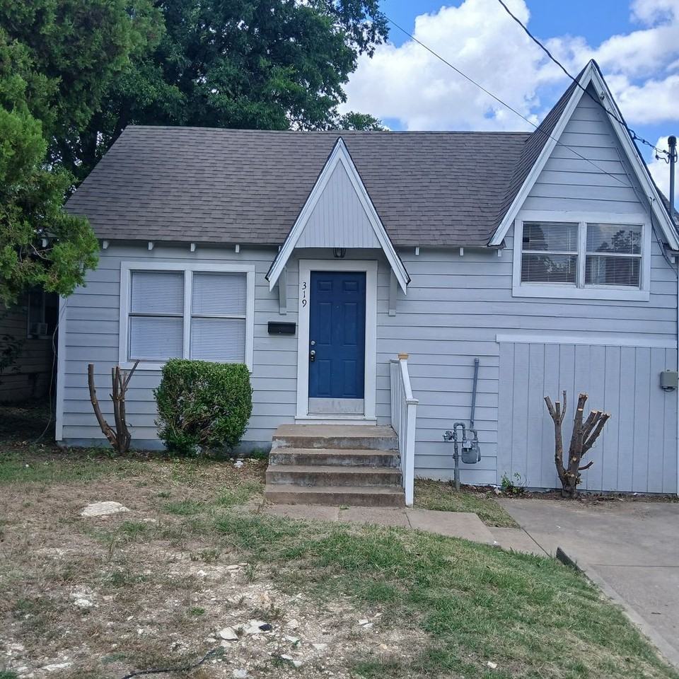 319 W Clarendon Dr - Photo 2 of 41