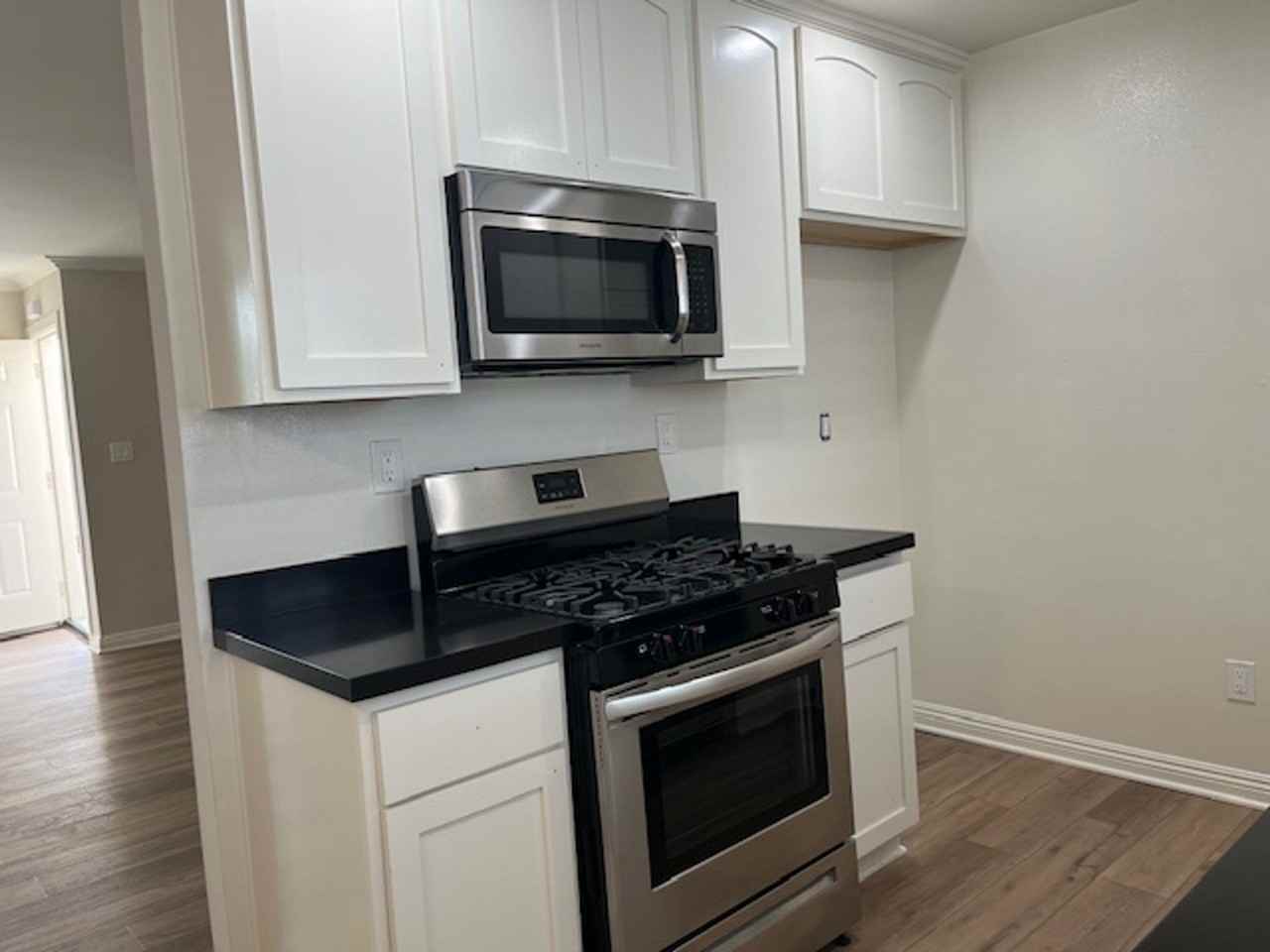 Kling Apartments - Photo 4 of 10