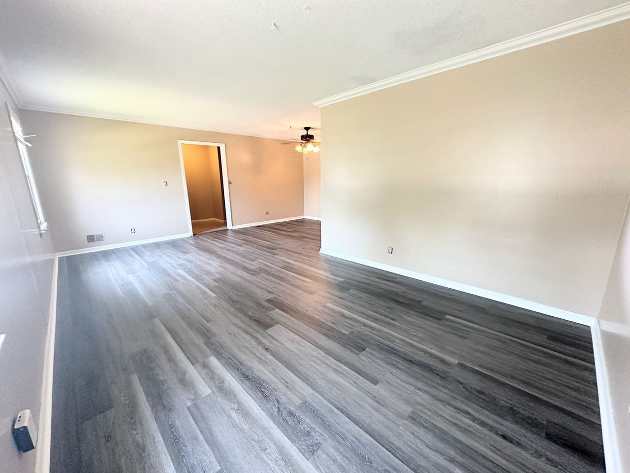 2105 Hobson Ct - Photo 4 of 28
