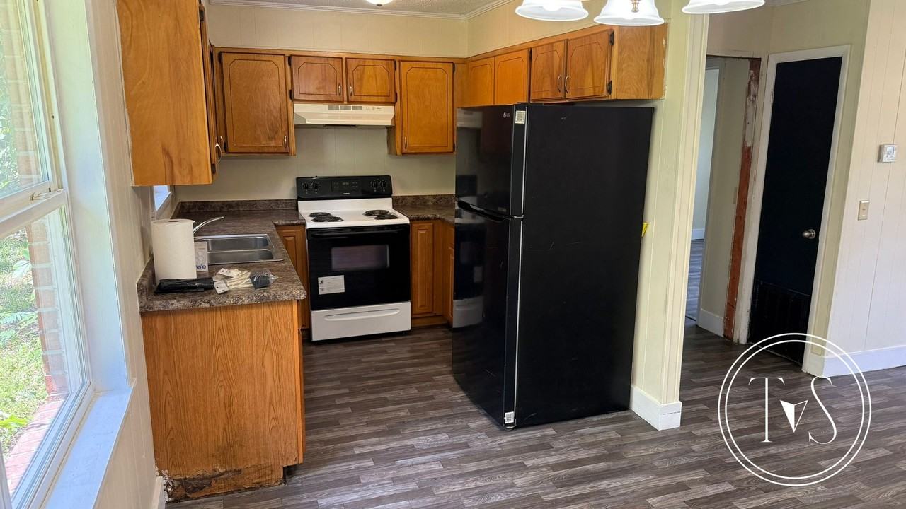 564 State St - Photo 6 of 15