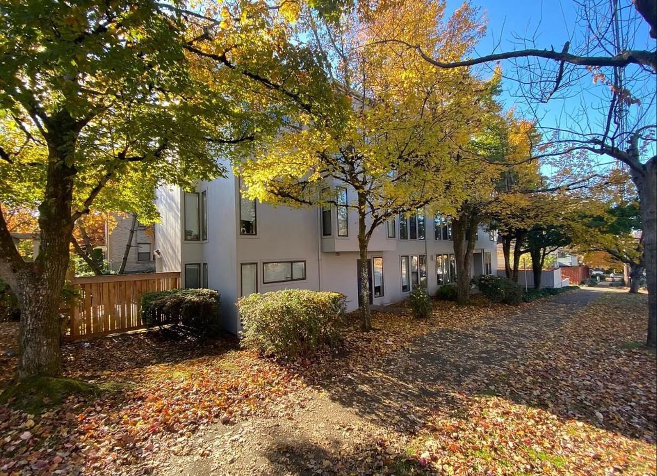 Capitol Crest - Photo 4 of 5