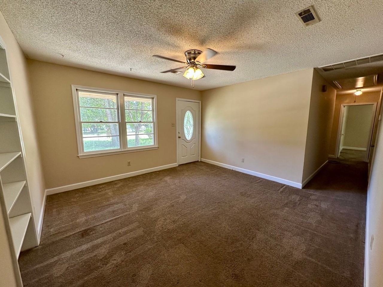 264 Hagan St - Photo 2 of 12