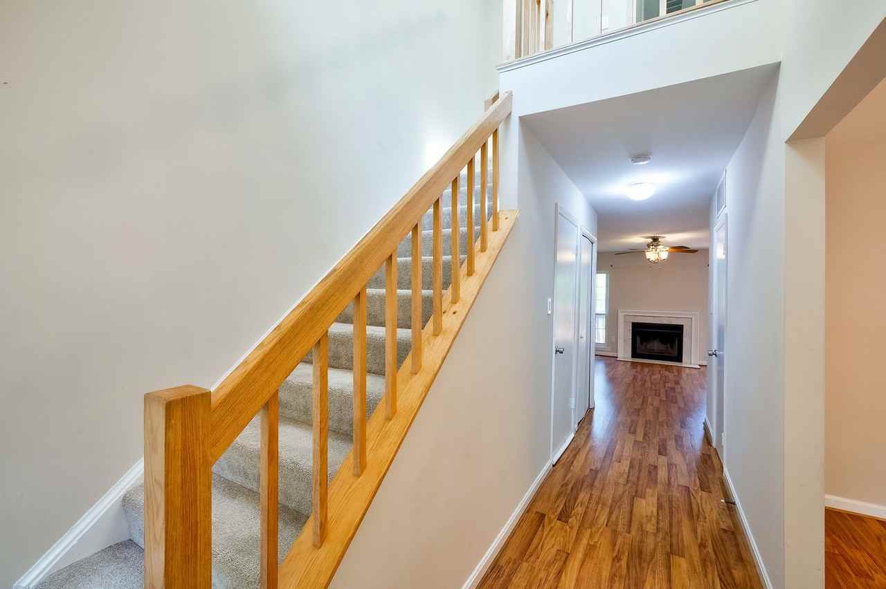 16 Casino Ct - Photo 3 of 41