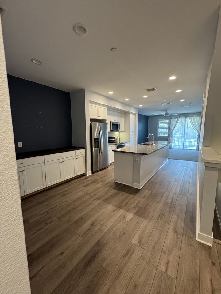 7678 Sunflower Dr - Photo 3 of 32