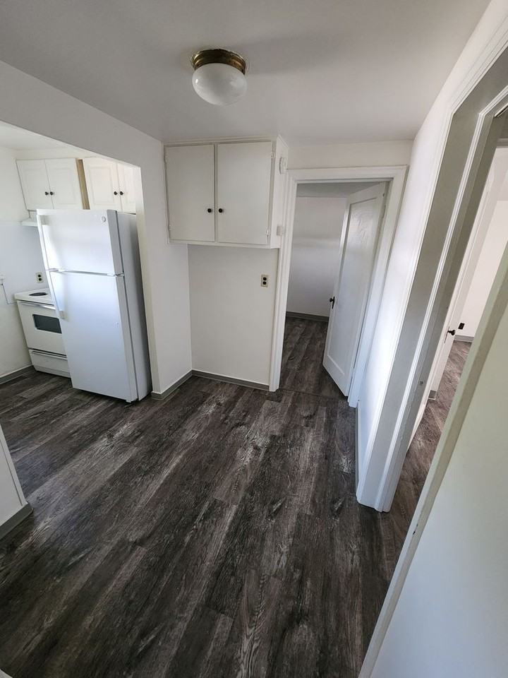 205 NE Whitman St. - Photo 5 of 10