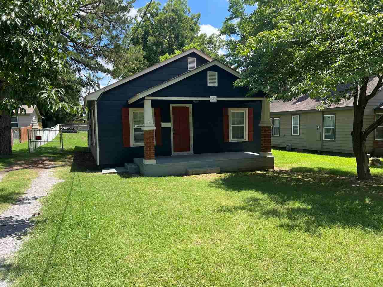 533 S Cherokee Ave - Photo 2 of 23