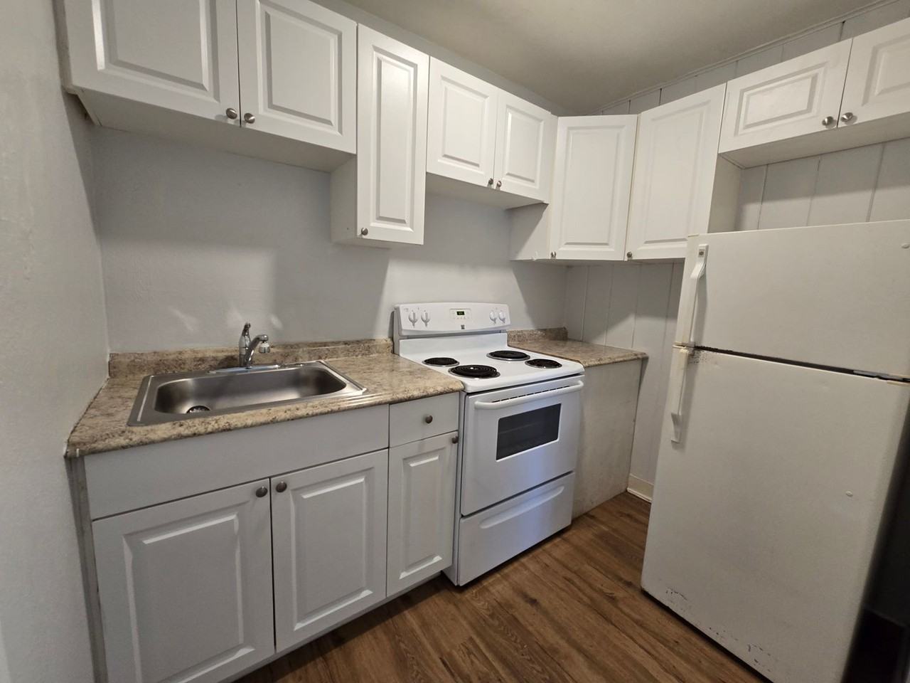 612 N East Ave - Photo 6 of 10