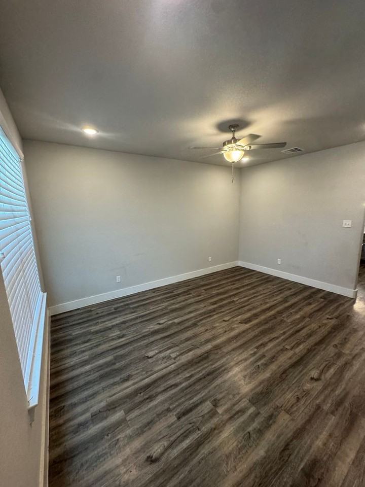 660 The Cottages Dr - Photo 6 of 22