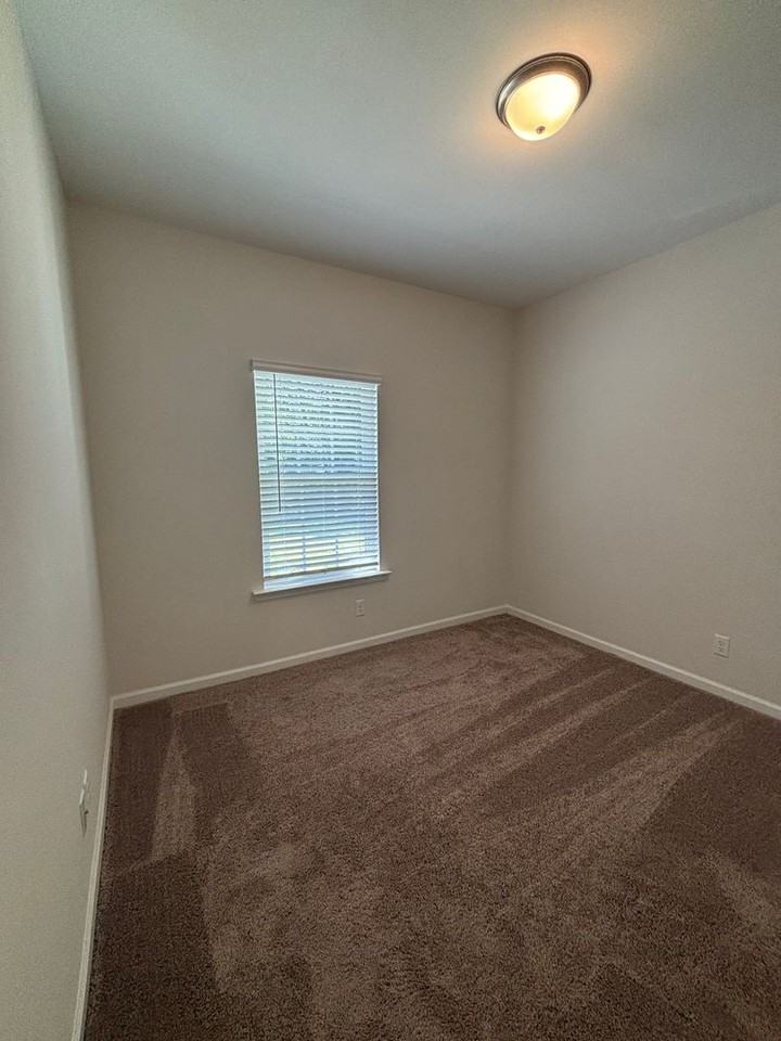 9635 Tibet Hwy Se - Photo 4 of 36