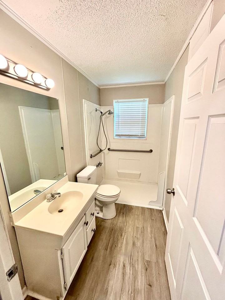 2215 Sutton Dr - Photo 6 of 6