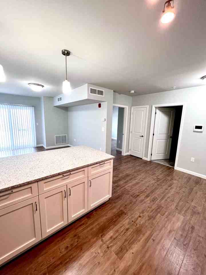 The Residences at Lincoln Park - Photo 7 of 8