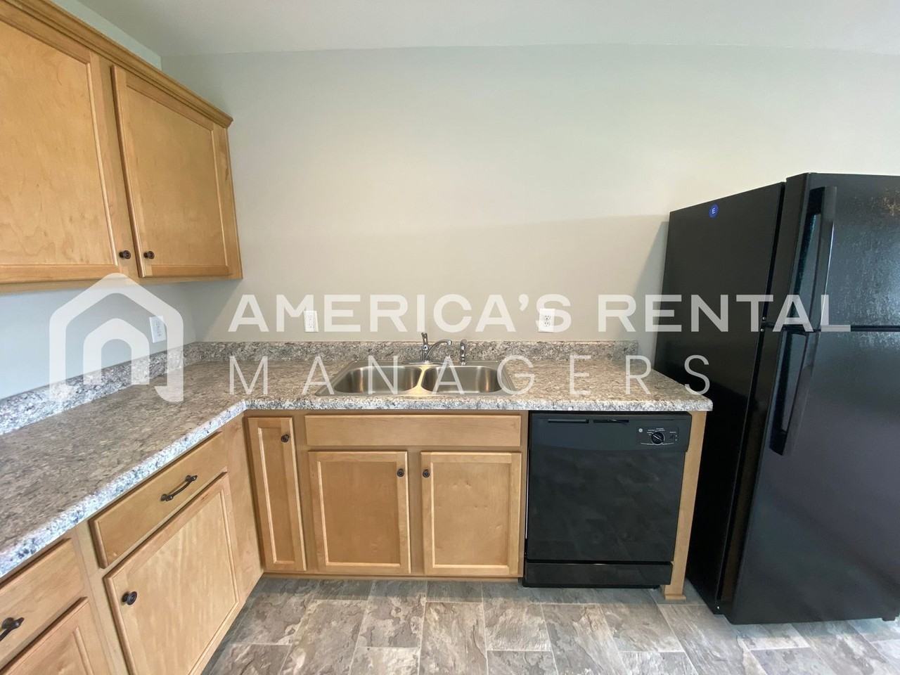 370 Sunlight Cir - Photo 5 of 20