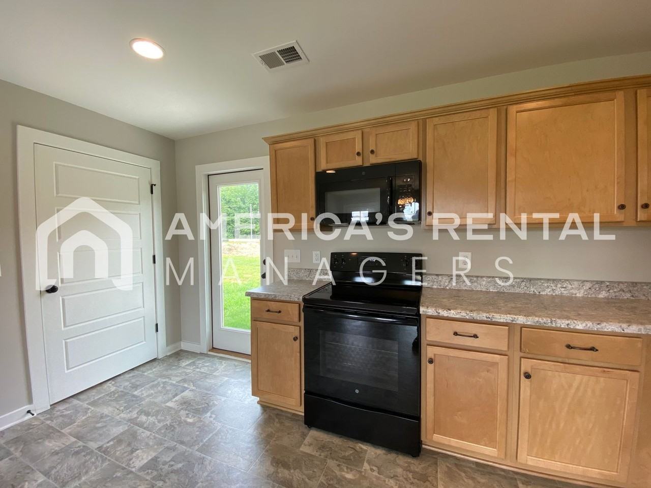 370 Sunlight Cir - Photo 6 of 20