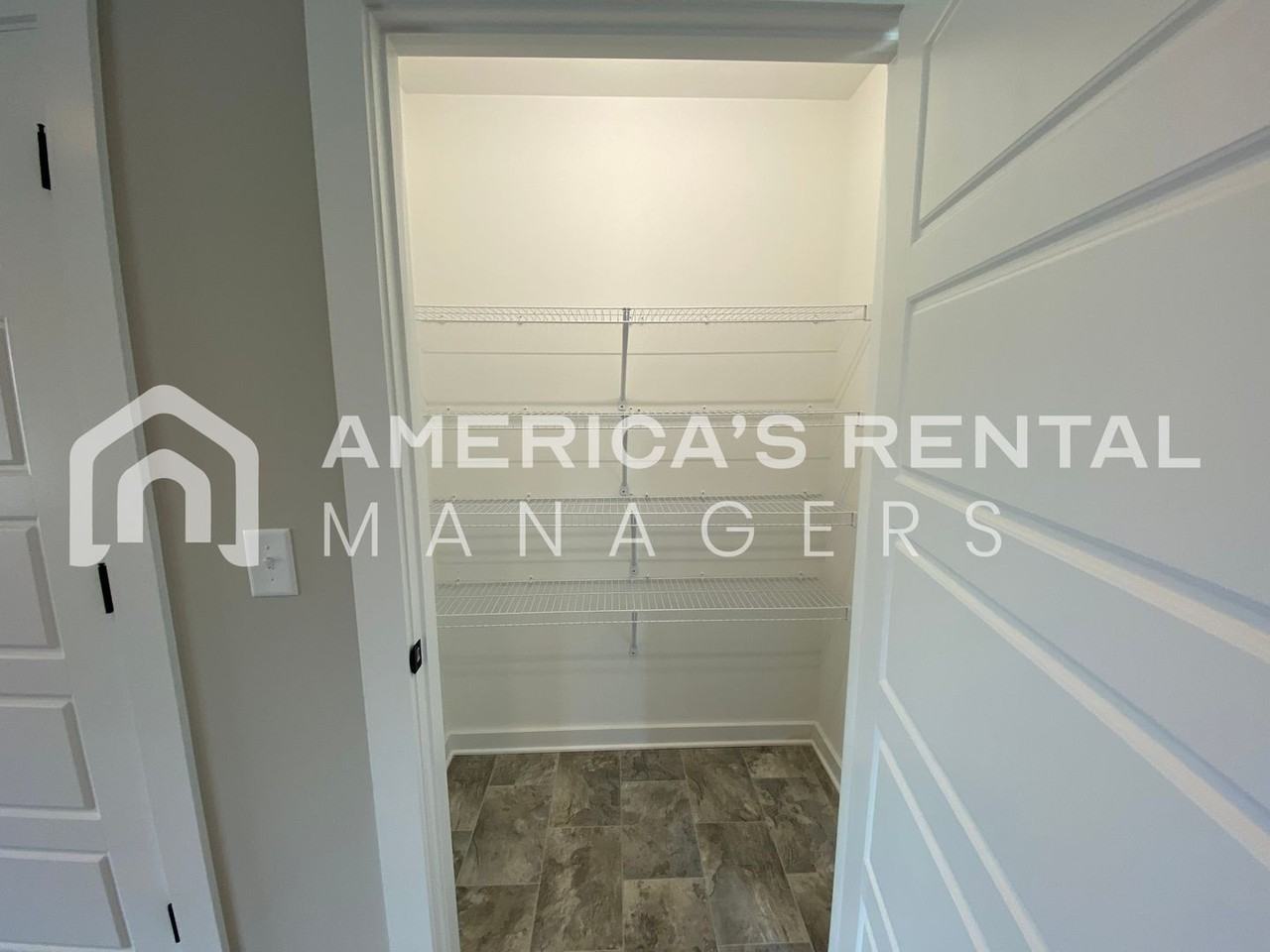 370 Sunlight Cir - Photo 7 of 20