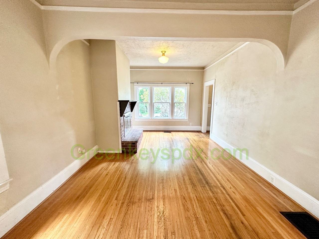 806 Se 45th Ave - Photo 4 of 35