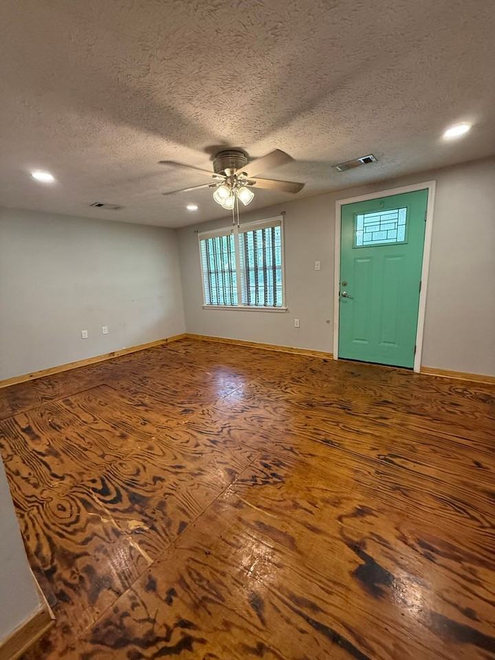 334 Sharpespur Rd - Photo 5 of 18