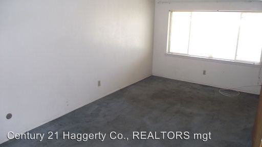 5633 Fairbanks Dr - Photo 3 of 19