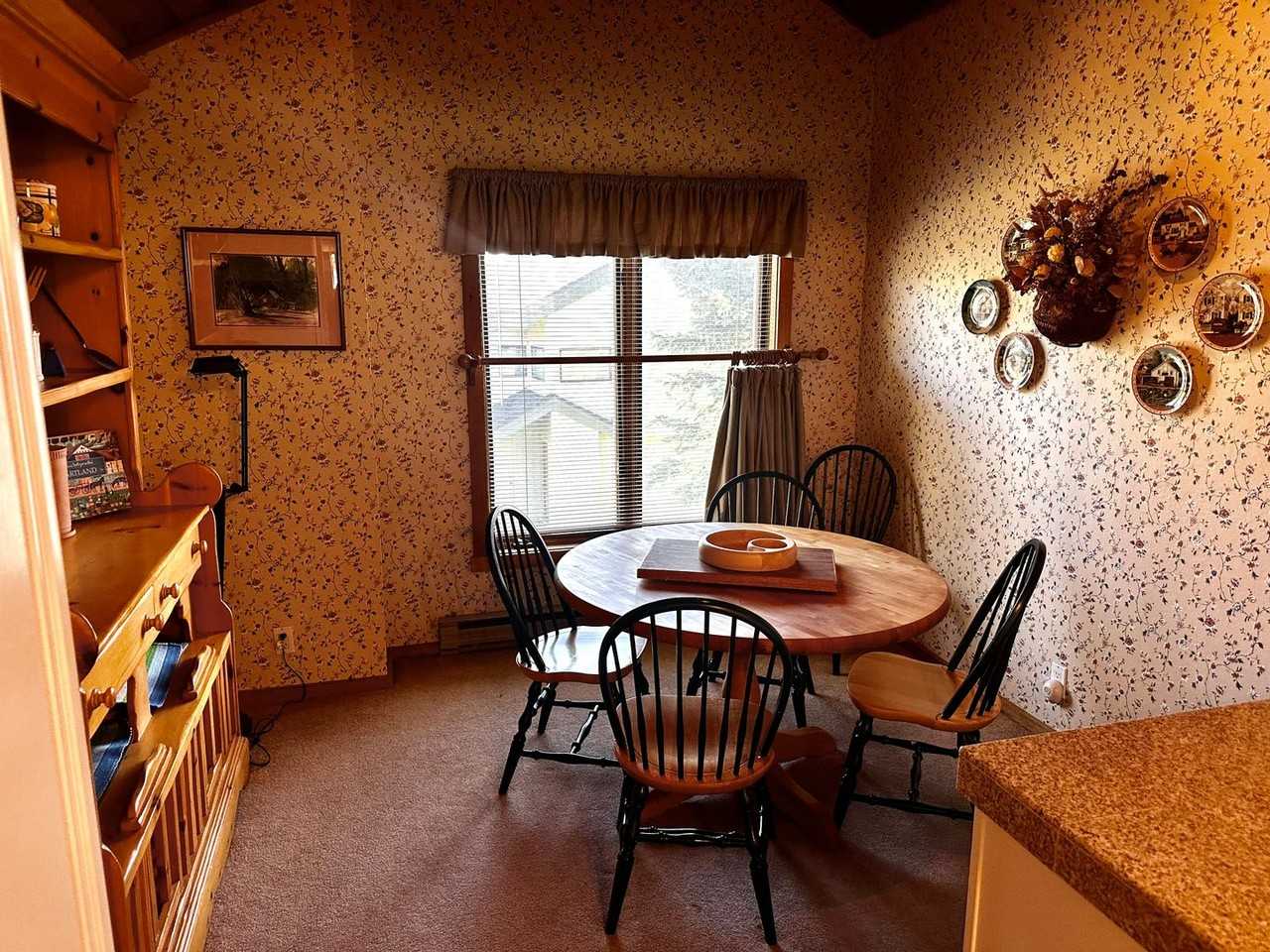 418 Snowcreek Rd - Photo 7 of 26