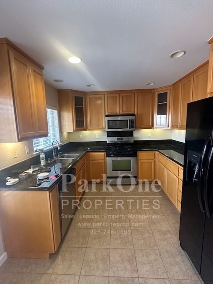 520 Berrellesa St - Photo 3 of 21