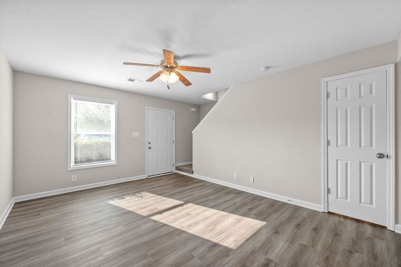 2 Bedroom Pet Friendly Townhome For Rent in Sango! - Photo 5 of 21