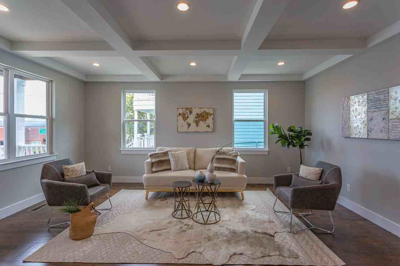 1102 S Greenwood Ave - Photo 3 of 9