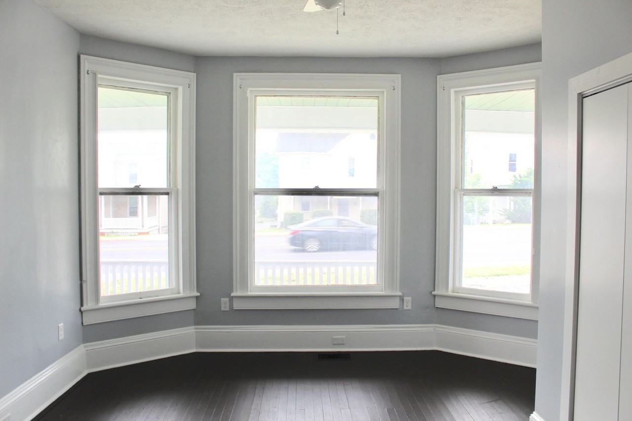 254 W Market St - Photo 5 of 13