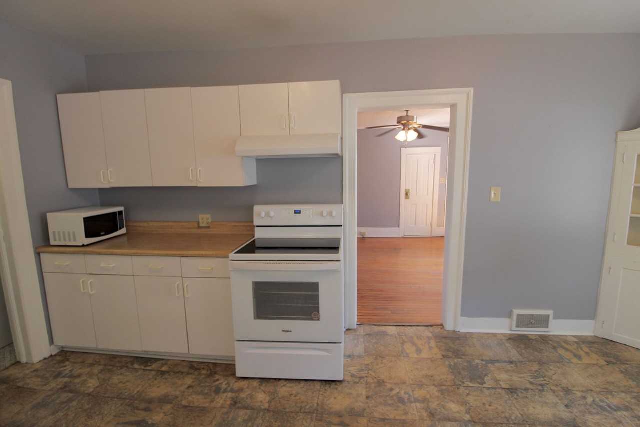 501 Collicello St - Photo 7 of 29