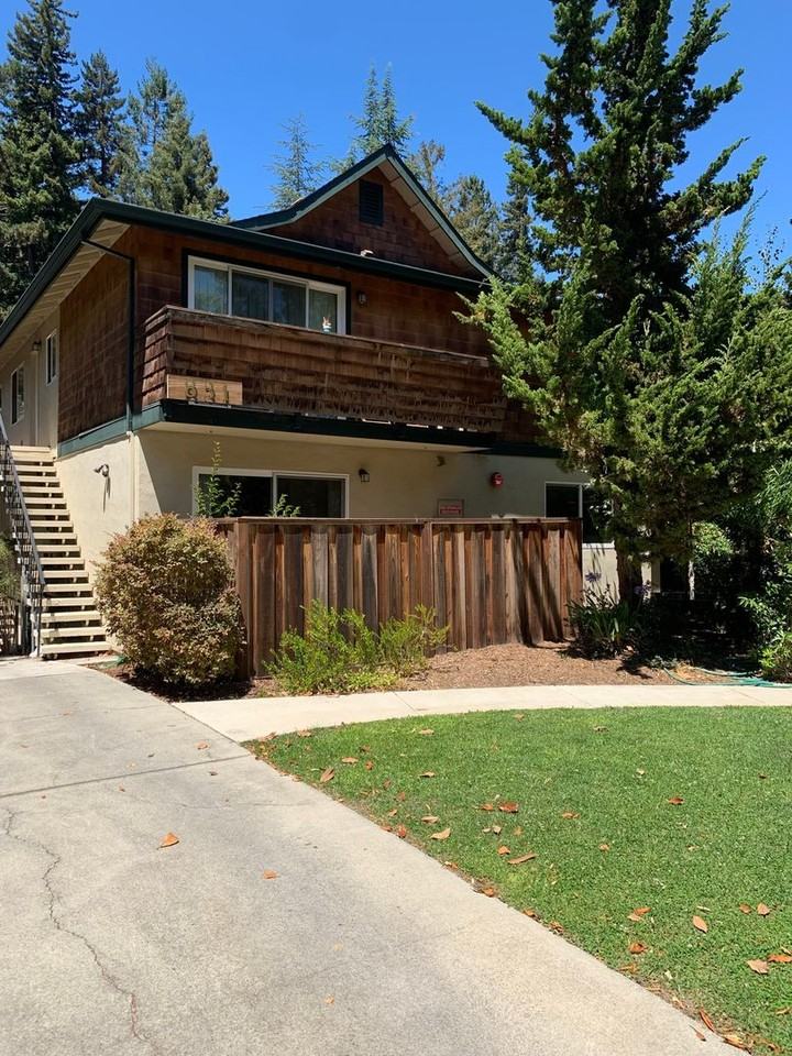 835 University Ave - Photo 2 of 18
