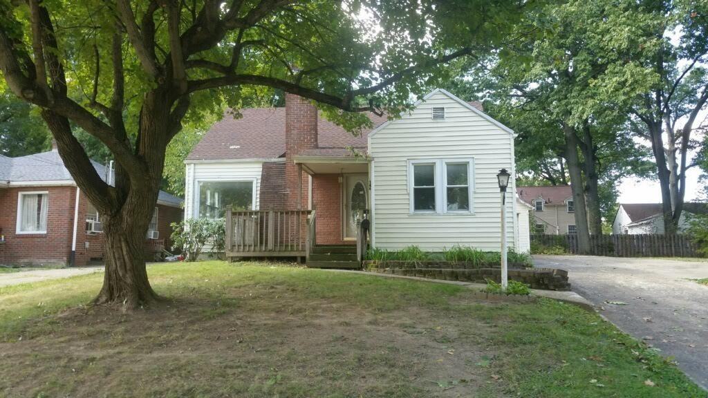 146 S Main St - Photo 2 of 19