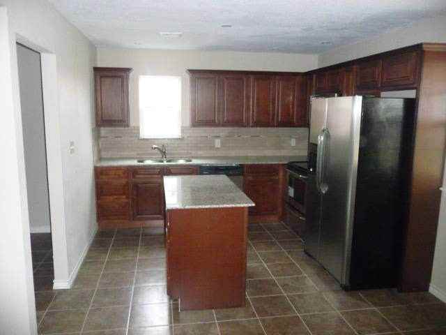 404 Sw 71st St - Photo 6 of 27
