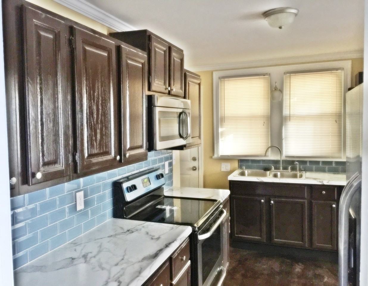 1417 Wales Ave - Photo 5 of 12