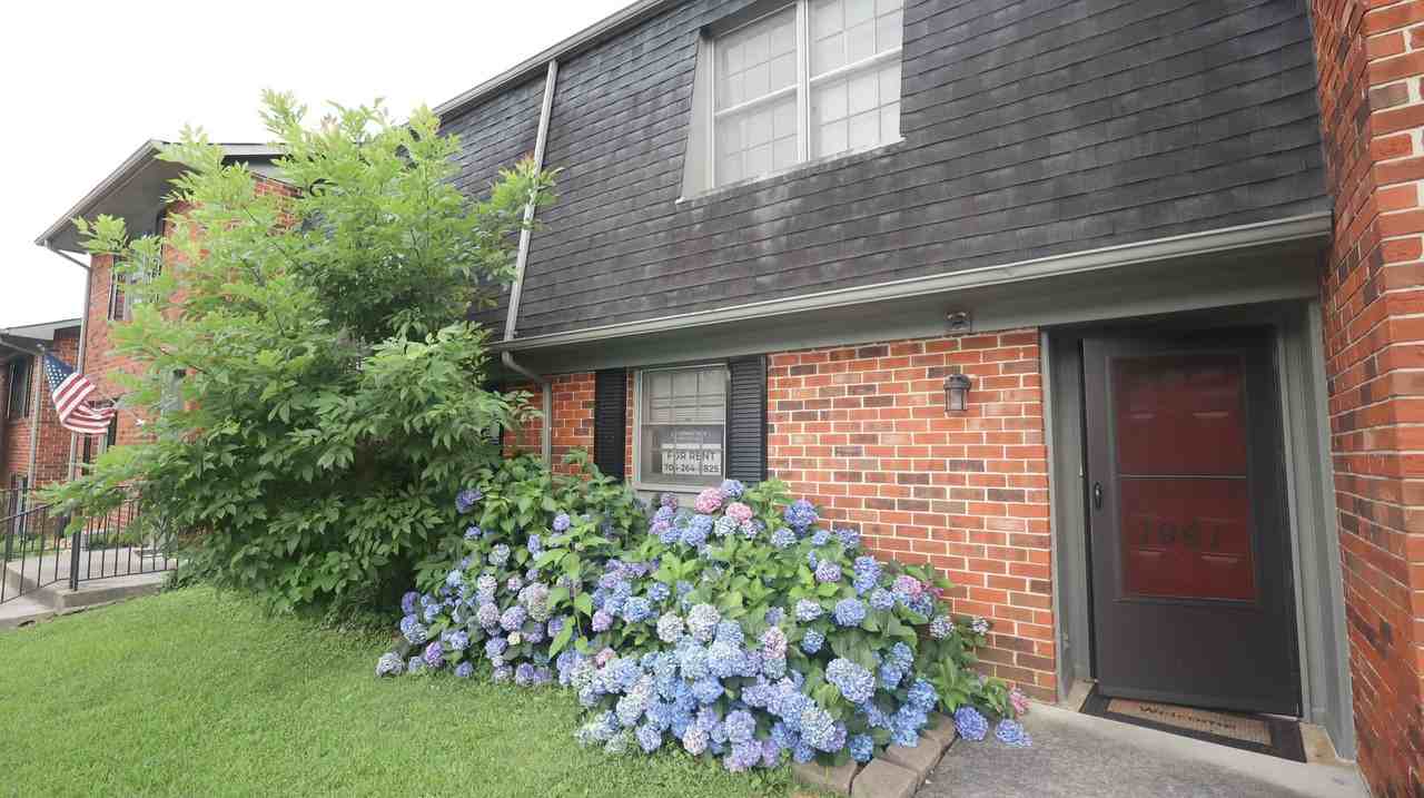 1961 Meadowbrook Cir Nw - Photo 2 of 21