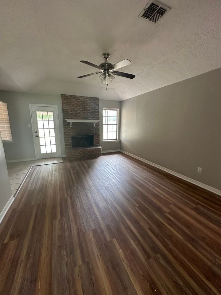 2426 Brookhaven Dr - Photo 7 of 14