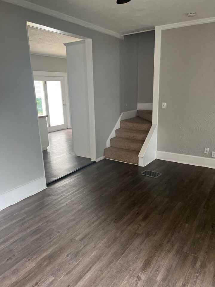 422 Gibbs Ave - Photo 2 of 11