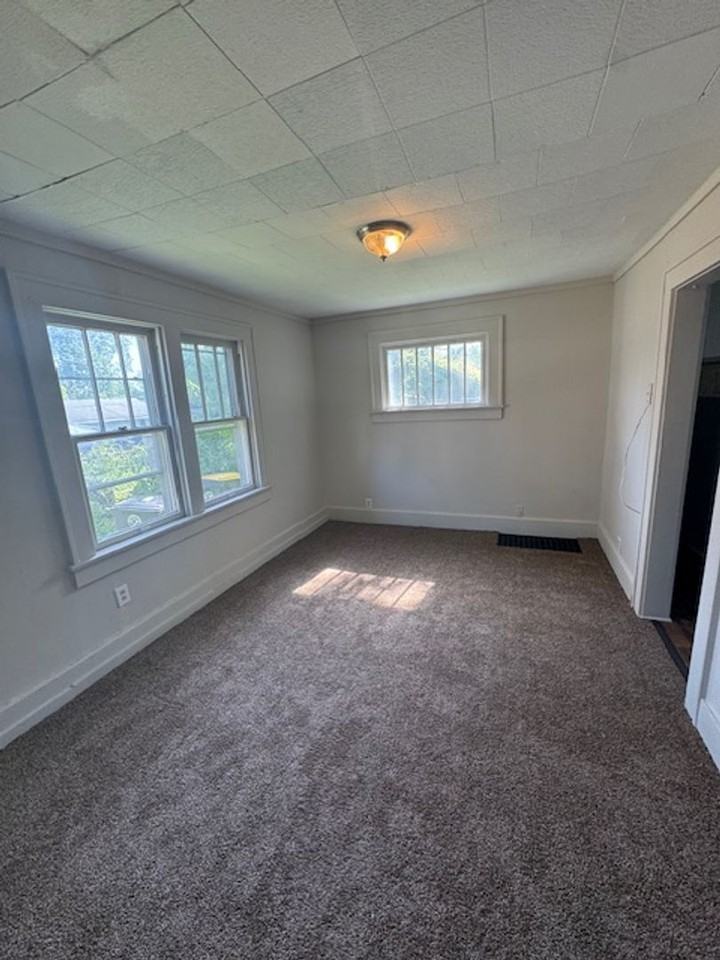 2923 Alexander St - Photo 2 of 8