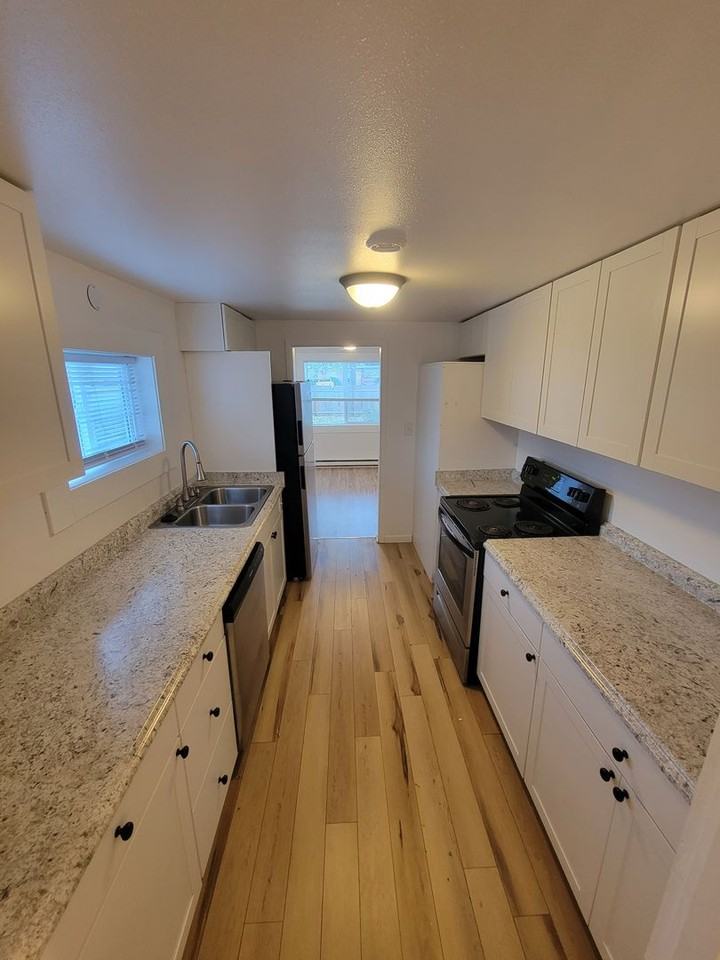 11010 Addison St Sw - Photo 3 of 9