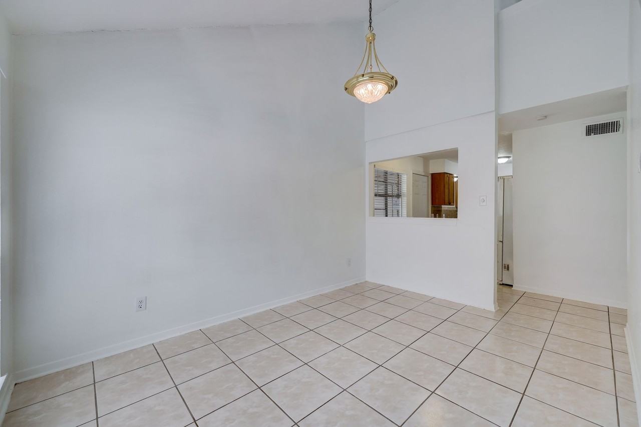 5906 Golden Forest Dr - Photo 7 of 14