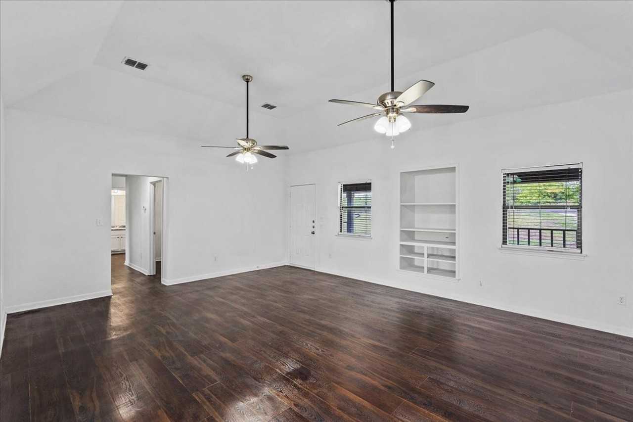 3324 Fm 1101 - Photo 7 of 31