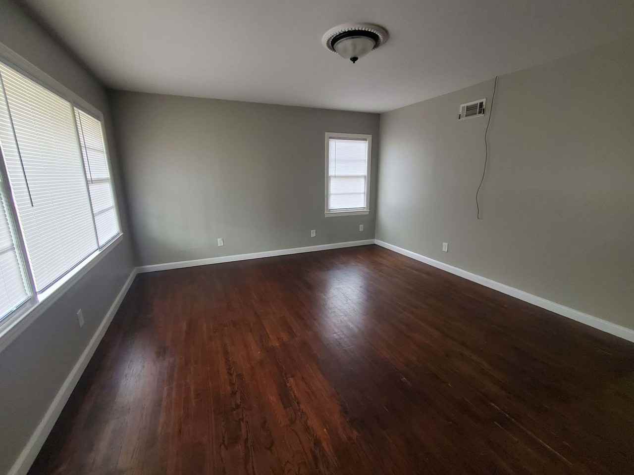 2261 Mason Dr - Photo 3 of 11