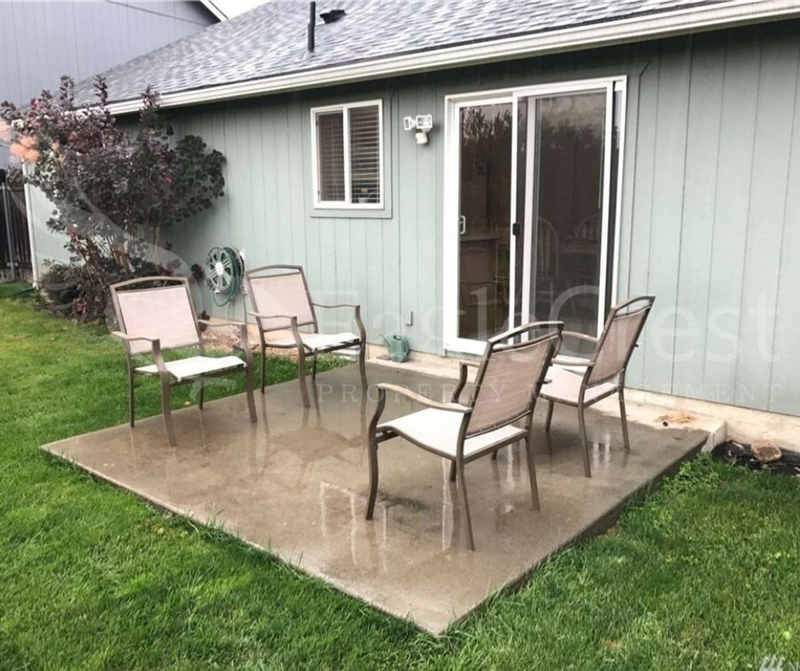 2331 Hawk Dr - Photo 4 of 18