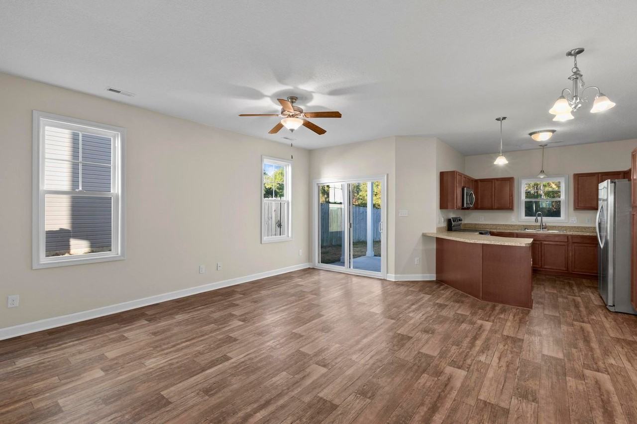 389 Frisco Way - Photo 6 of 21