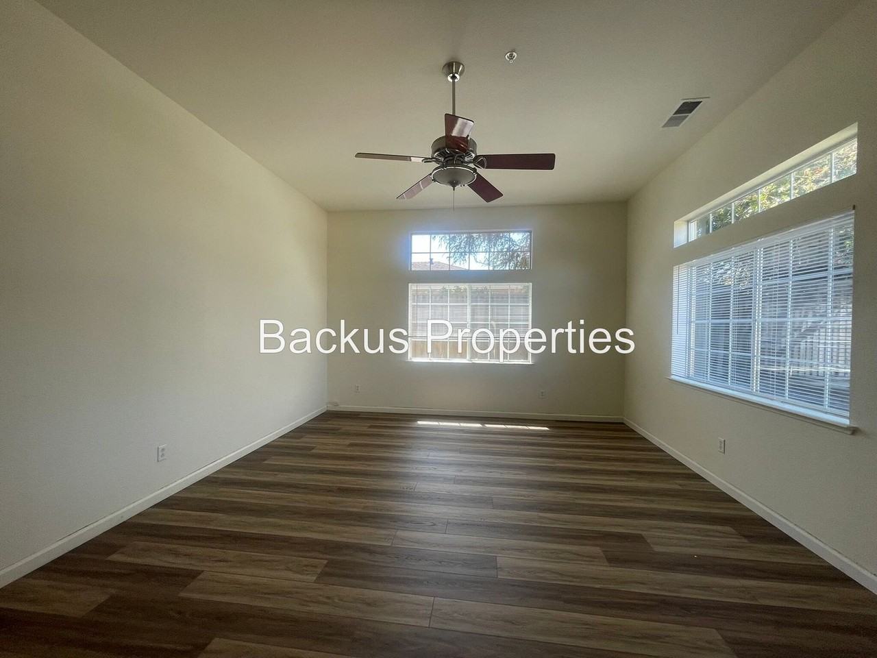 1622 Spumante Way - Photo 2 of 21