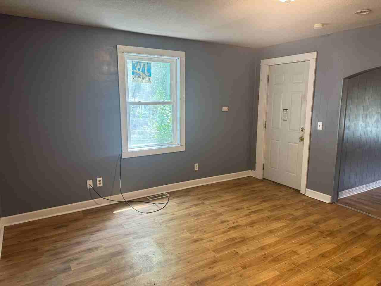 1717 Center St - Photo 4 of 5