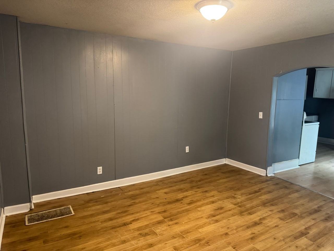 1717 Center St - Photo 5 of 5