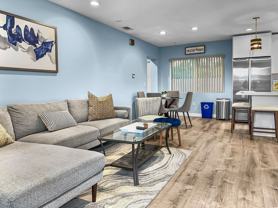 2027 Cass St - Photo 1 of 1