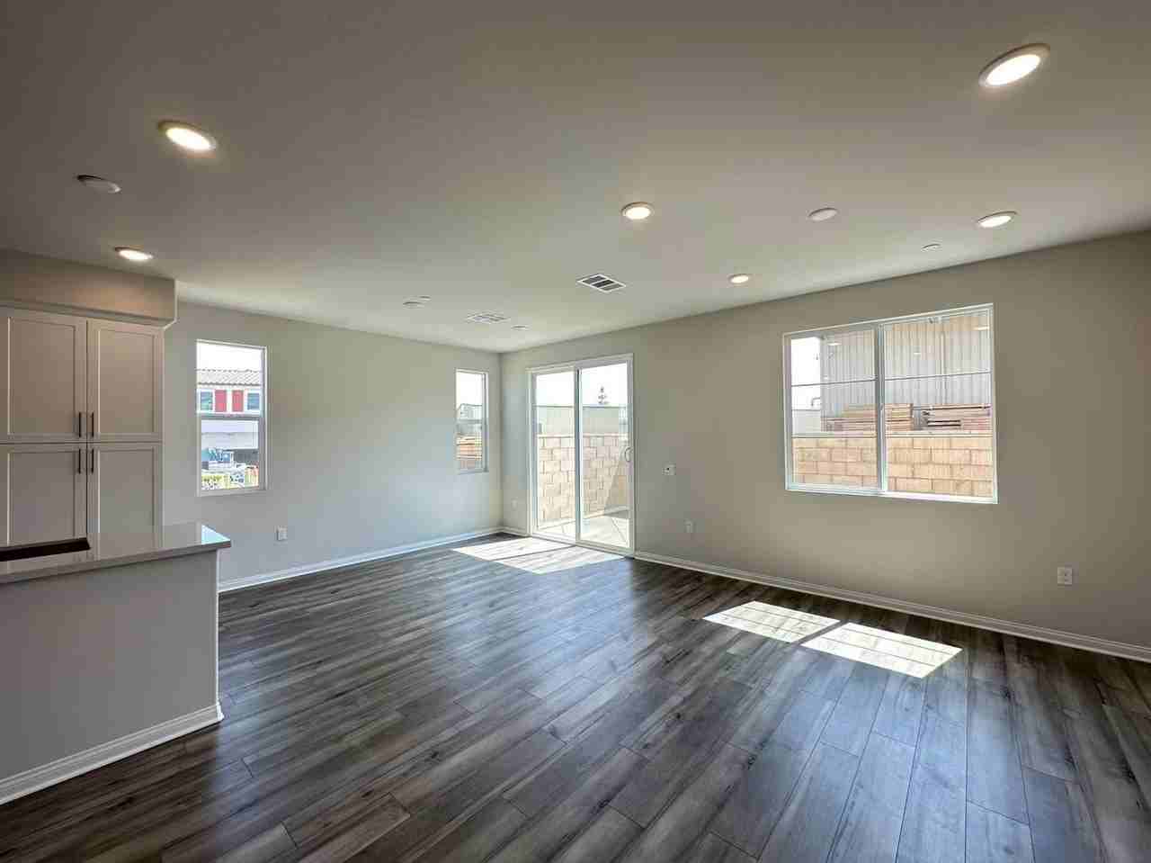 401 Verna St - Photo 3 of 17