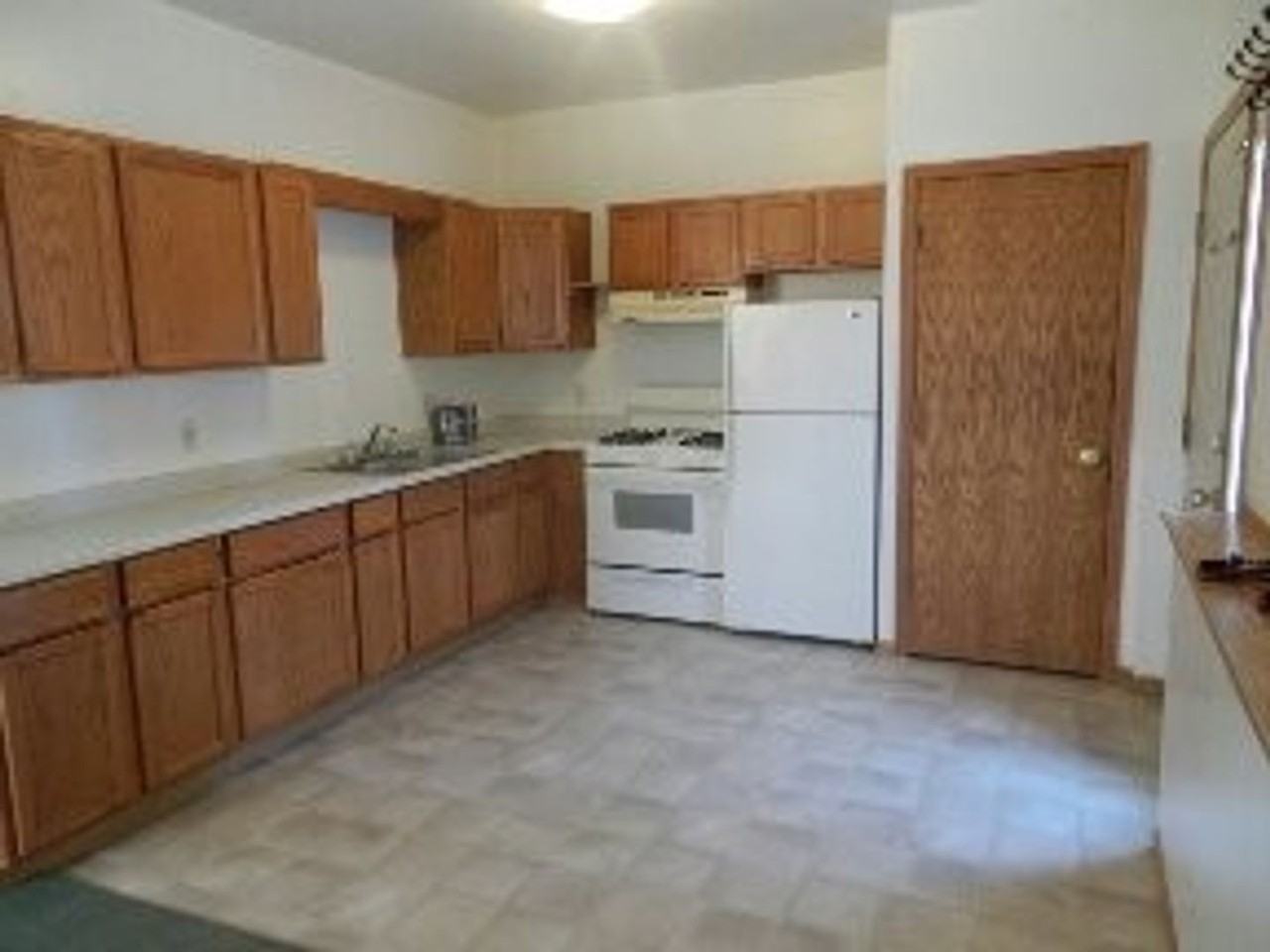 1711 2nd St Sw #4 - Photo 3 of 6