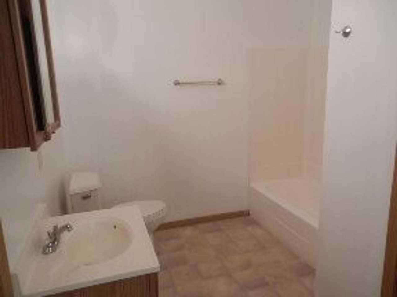 1711 2nd St Sw #4 - Photo 4 of 6