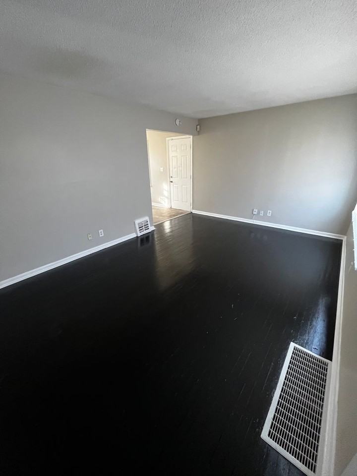 7408 College Ave - Photo 2 of 11