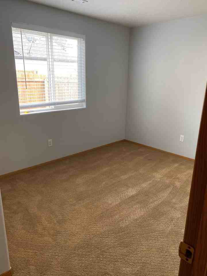 2104 Sw 7th St - Photo 5 of 7